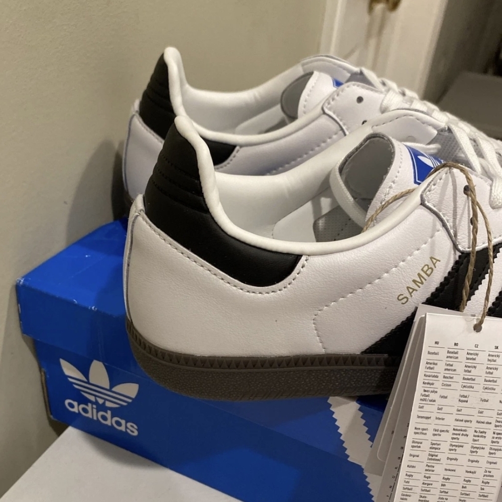 New Women's Adidas Samba OG White Black Gum - Picture 2 of 4